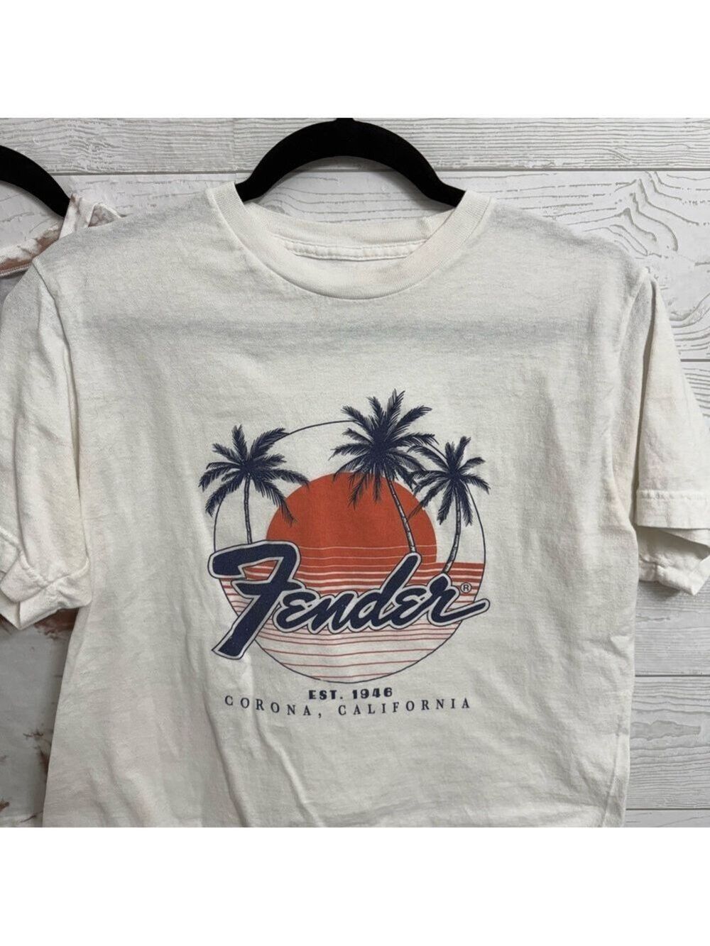 Pair Of Women’s White Cropped Short Sleeve Tee Shirts. Size S - Picture 3 of 6